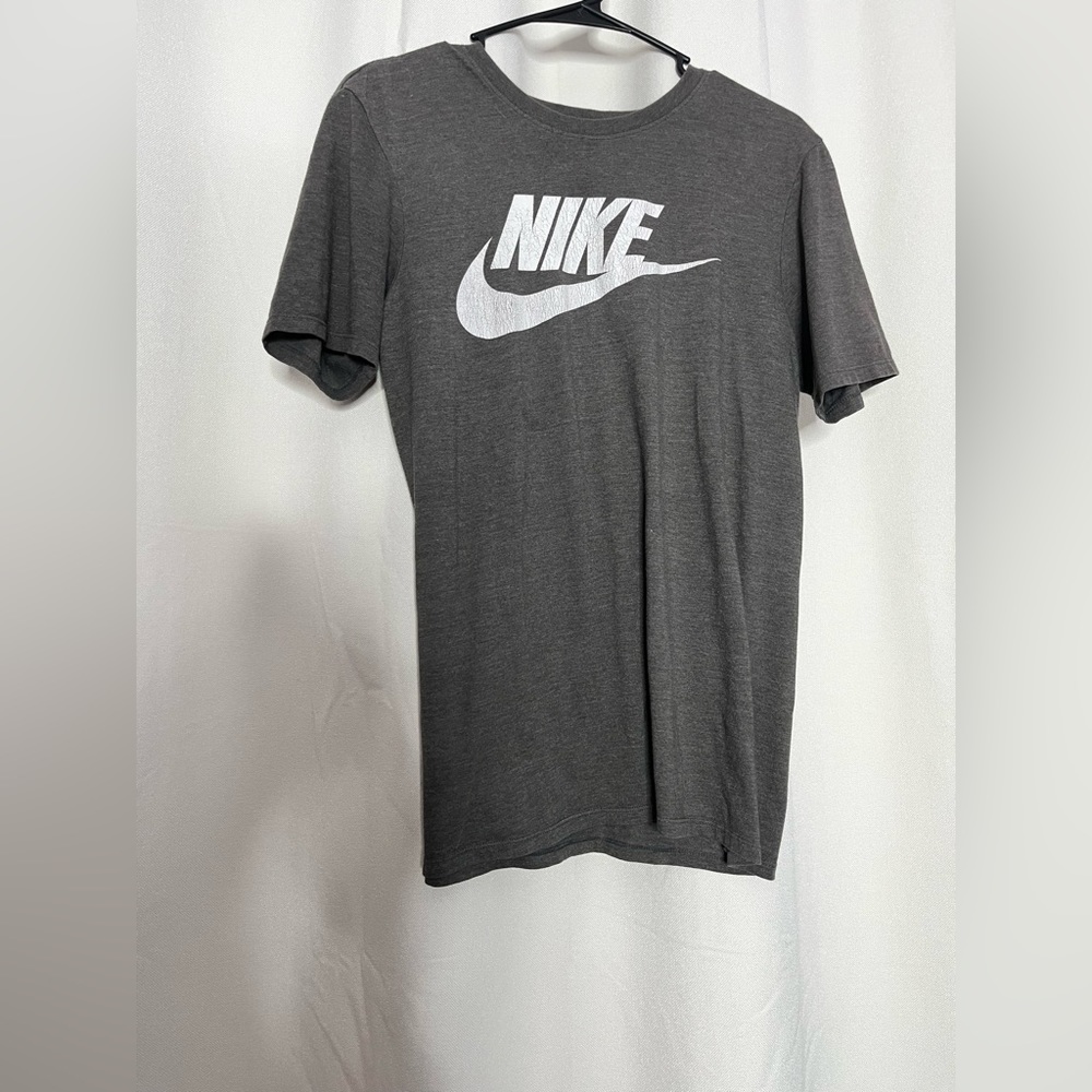 nike tee shirt